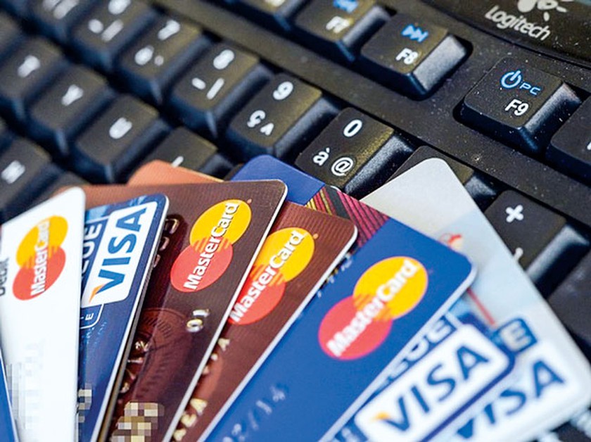 Quy định nội bộ ngân hàng về cấp tín dụng qua thẻ tín dụng là gì? Lãi suất thẻ tín dụng phát sinh trong trường hợp nào?