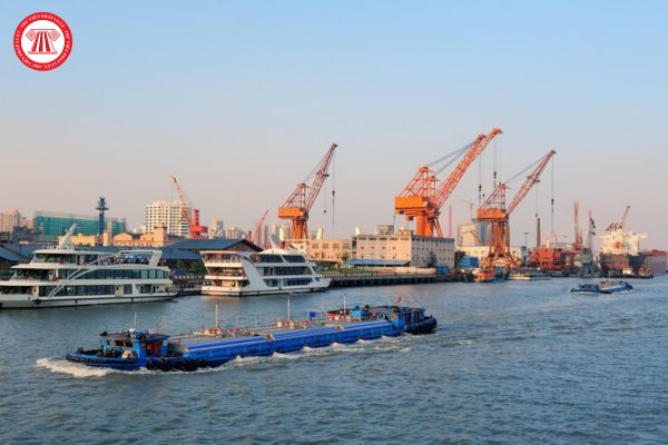 Tổ chức nước ngoài tham gia vận chuyển nội địa bằng tàu thuyền mang cờ quốc tịch Việt Nam có phải có Giấy chứng nhận đủ điều kiện kinh doanh vận tải biển không?