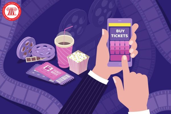 Cơ sở điện ảnh phải hiển thị mức phân loại phim như thế nào đối với phim được phổ biến trong rạp chiếu phim?