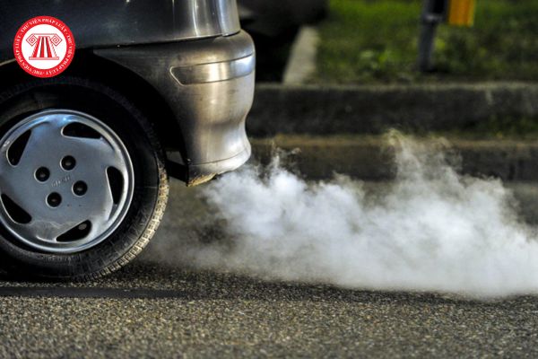 Xe ô tô khi tham gia giao thông phải trang bị đầy đủ bộ phận giảm khói đúng không? Không có bộ phận giảm khói, tài xế có bị phạt hành chính hay không?