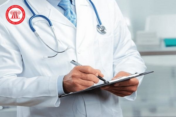 Thủ tục thu hồi giấy phép hành nghề khám chữa bệnh đối với bác sĩ bị hội đồng chuyên môn xác định có sai sót chuyên môn kỹ thuật thế nào?