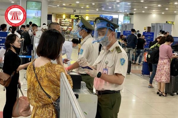 Cảng vụ viên hàng không hạng 1 được áp dụng hệ số lương tối thiểu là bao nhiêu nào?