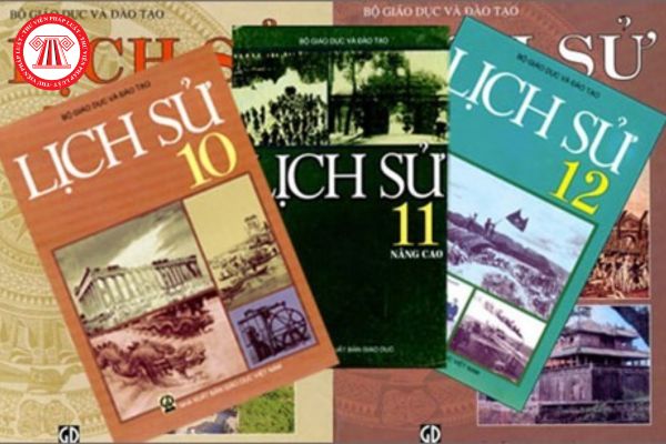 Sách giáo khoa môn Lịch sử cho học sinh lớp 10 bao gồm những loại nào? Môn lịch sử có phải là môn học bắt buộc trong chương trình giáo dục trung học phổ thông hay không?