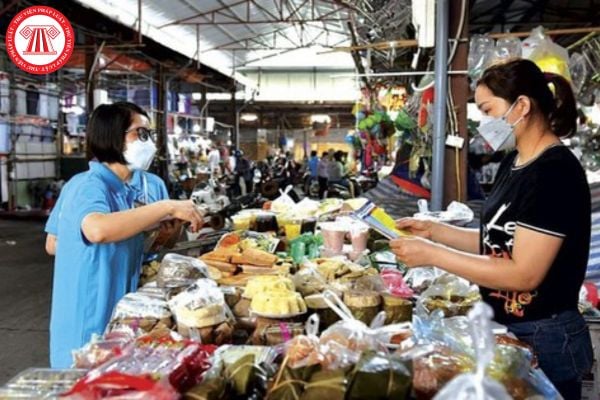 Thương nhân kinh doanh tại chợ có hợp đồng sử dụng điểm kinh doanh tại chợ thì có được quyền hoạt động không?