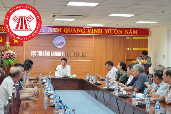 Văn phòng Tổng cục có nhiệm vụ và quyền hạn gì về công tác lễ tân trong cơ quan Tổng cục Thi hành án dân sự?