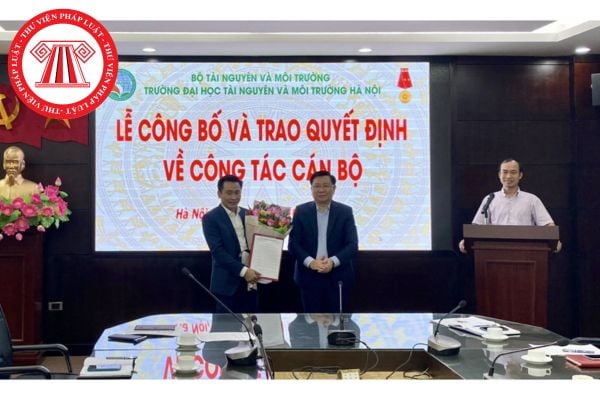 Trong quản lý công chức, viên chức của Bộ Tài nguyên và Môi trường thì người đứng đầu đơn vị sự nghiệp trực thuộc Bộ có được quyền quyết định nâng bậc lương không?