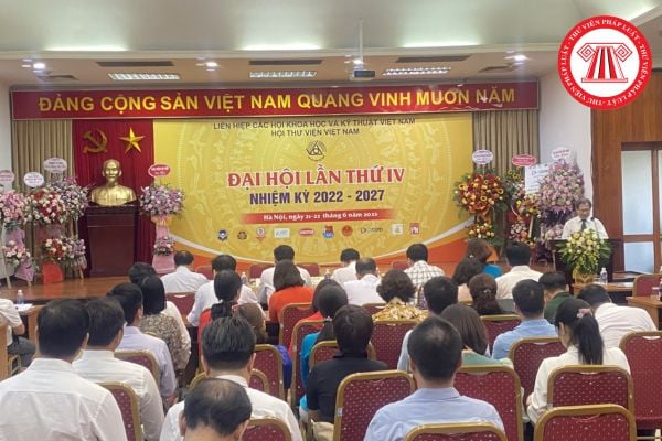 Hội Thư viện Việt Nam chịu sự quản lý nhà nước của những cơ quan nào? Hội Thư viện Việt Nam có được quyền xuất bản tạp chí không?