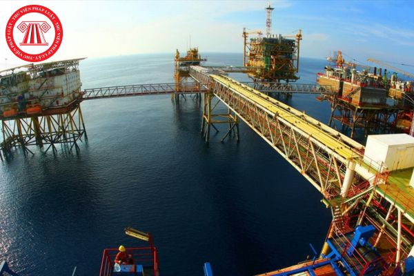 Hồ sơ đề nghị chấp thuận thực hiện dự án phát triển mỏ dầu khí có chuỗi đồng bộ các hạng mục công trình, thiết bị trên đất liền và trên biển gồm những gì?