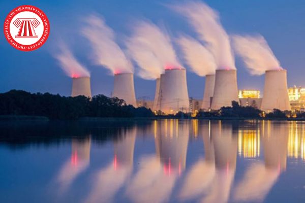 Giấy phép xây dựng nhà máy điện hạt nhân có thể bị thu hồi trong những trường hợp nào theo quy định?