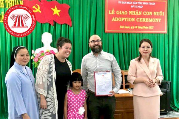 Cục Con nuôi thuộc Bộ Tư pháp có quyền hạn gì trong việc giúp Bộ trưởng thực hiện nhiệm vụ của Cơ quan Trung ương về nuôi con nuôi quốc tế của Việt Nam?