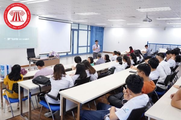 Sinh viên đại học bị kỷ luật ở hình thức cảnh cáo trong thời gian học tập thì có bị hạ bằng tốt nghiệp không?