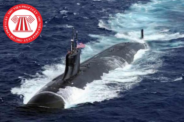 Tàu ngầm nước ngoài khi vào hoạt động trên vùng biển Việt Nam có bắt buộc phải ở trạng thái nổi trên mặt nước không?