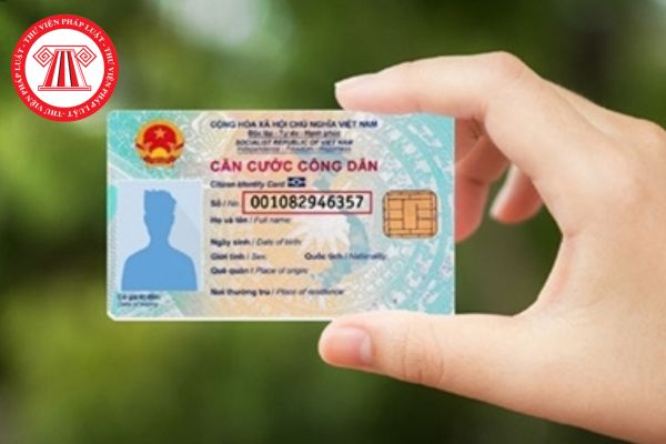 Công dân Việt Nam đủ 14 tuổi khi đi làm thẻ Căn cước công dân thì có cần cha mẹ đi theo hay không?