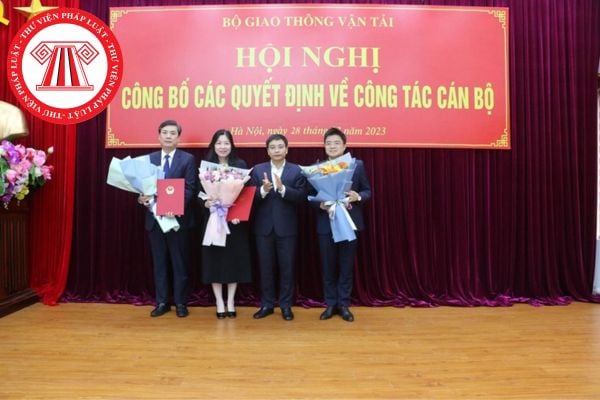 Để được trở thành Vụ trưởng Vụ Pháp chế của Bộ Giao thông vận tải thì cần phải đáp ứng những tiêu chuẩn gì về trình độ?