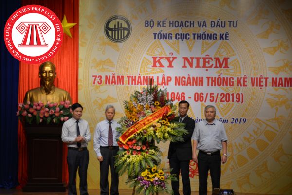 Để được xét tặng Kỷ niệm chương Vì sự nghiệp Thống kê Việt Nam của Bộ Kế hoạch và Đầu tư thì cá nhân đang công tác trong ngành Thống kê cần đáp ứng tiêu chuẩn gì?