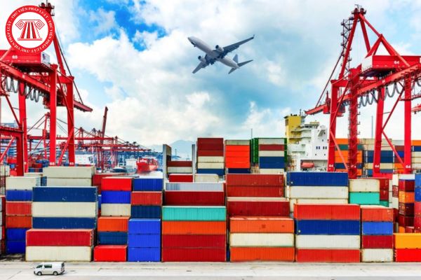 Hàng hóa xuất khẩu được đăng ký tờ khai hải quan tại địa điểm nào? Việc kiểm tra các điều kiện đăng ký tờ khai hải quan được thực hiện thế nào?