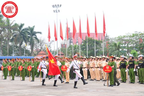 Ngày truyền thống Công an nhân dân 19/8 có được xem là ngày lễ lớn? Công an nhân dân chịu sự quản lý trực tiếp của ai?