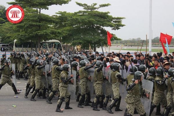 Tội khủng bố nhằm chống chính quyền nhân dân