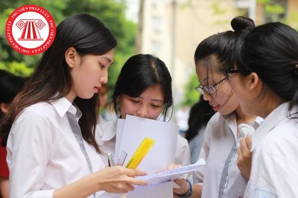 Học sinh trường chuyên được cấp học bổng khuyến khích học tập cần đáp ứng điều kiện nào?