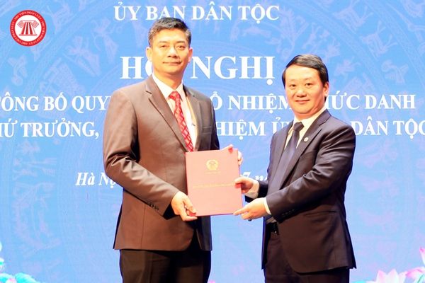 công chức chuyển công tác về Ủy ban Dân tộc