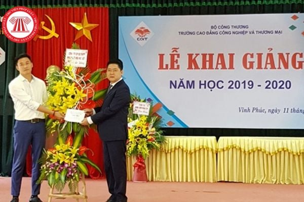 Hiệu trưởng Trường Cao đẳng nghề Thương mại và Công nghiệp