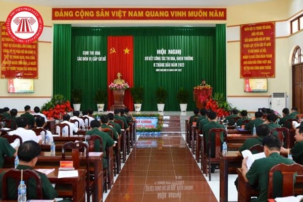 Khen thưởng quá trình cống hiến