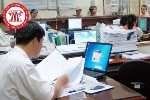 Xếp loại chất lượng cán bộ như thế nào đối với cán bộ cấp huyện vừa luân chuyển công tác? 