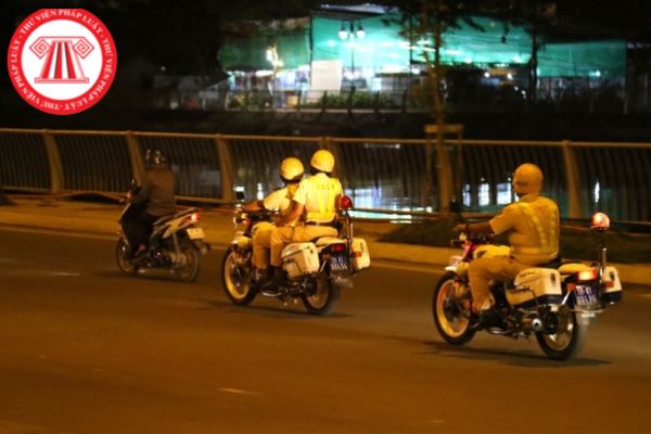Hành vi theo dõi hoạt động tuần tra của Cảnh sát giao thông cấp tỉnh để BÁO ĐƯỜNG thì xử bị xử phạt vi phạm hành chính ra sao?
