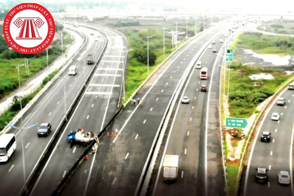 Công tác quản lý đường cao tốc có bao gồm việc tuần tra trên đường cao tốc hay không? Nhân viên tuần tra cần đáp ứng điều kiện gì?