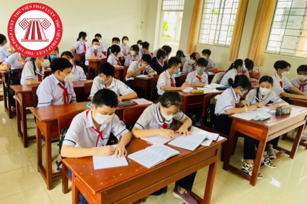 Trường học dạy bù vào ngày lễ giỗ Tổ Hùng Vương thì có trái quy định pháp luật không? Có thể bị xử phạt ra sao?