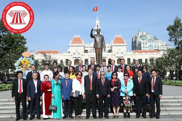 Văn phòng đại diện Hiệp hội Doanh nhân Việt Nam ở nước ngoài có thể ký hợp đồng lao động nào với người lao động?