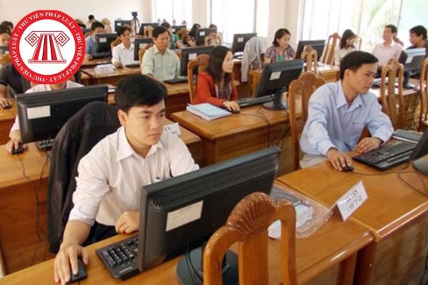 Hội đồng thi tuyển Chấp hành viên sơ cấp phải có được phép có 02 Phó chủ tịch trong hội đông hay không?