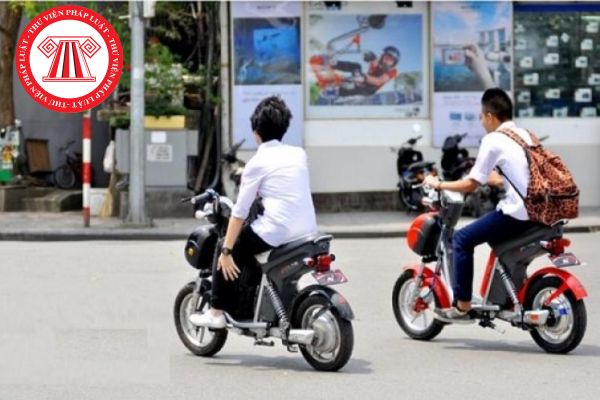 Học sinh có bắt buộc phải đội mũ bảo hiểm khi điều khiển xe đạp điện tham gia giao thông hay không?
