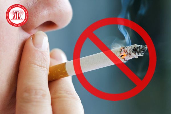 Người sử dụng thuốc lá bị cấm hút thuốc trong khuôn viên của cơ sở y tế theo quy định của pháp luật đúng không?