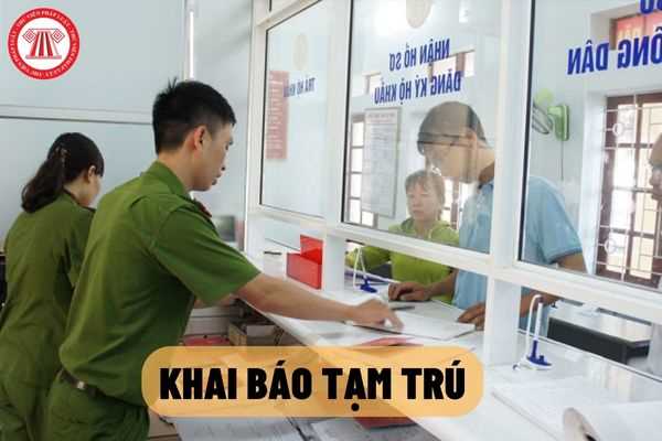 Người nước ngoài tạm trú tại Việt Nam có bắt buộc phải khai báo tạm trú trực tiếp với cơ quan Công an hay không?