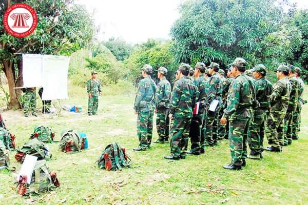 Người lao động tham gia huấn luyện lực lượng dự bị động viên có thể xin công ty tạm ứng tiền lương hay không?