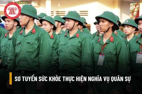 Công dân tham gia sơ tuyển sức khỏe để thực hiện nghĩa vụ quân sự có cần phải khai báo về tiền sử bệnh tật của gia đình mình hay không?