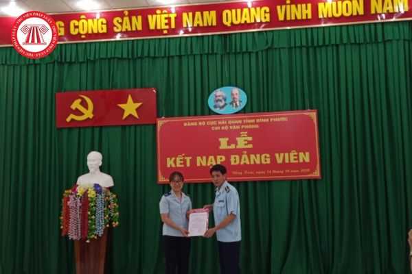 Người Việt gốc Hoa có được kết nạp Đảng không? Nếu được thì cần chuẩn bị những hồ sơ gì để  kết nạp Đảng?