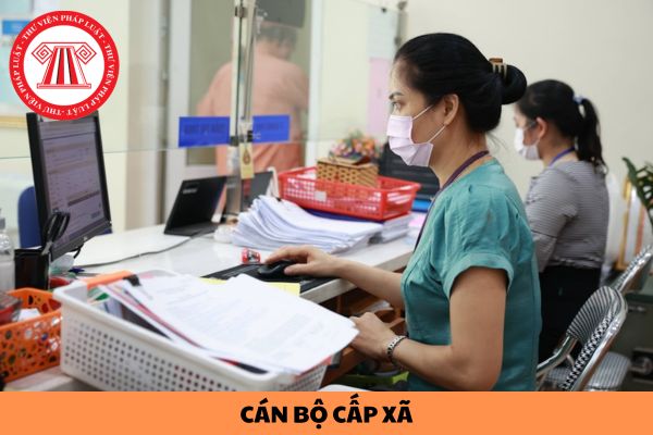 Người thôi giữ chức vụ cán bộ cấp xã có được tiếp nhận vào làm công chức cấp xã không?