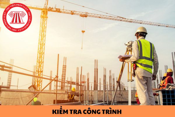 Việc kiểm tra công trình thủy công thuộc quy trình vận hành trạm bơm điện theo tiêu chuẩn quốc gia TCVN 8417:2022 được quy định như thế nào?