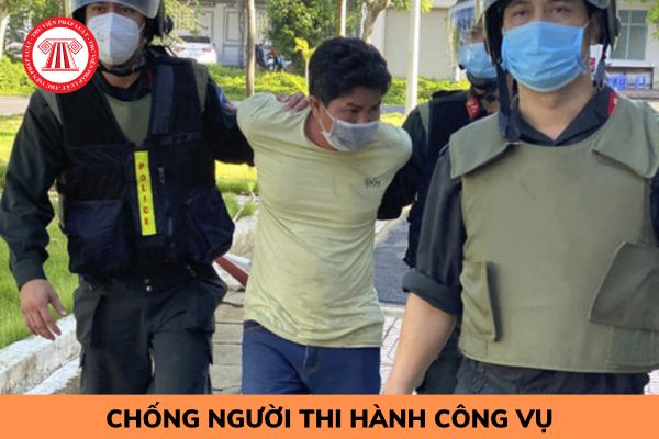 Chống đối người thi hành công vụ bằng cách đe doạ lây nhiễm HIV từ bản thân cho người thi hành công vụ sẽ bị xử lý như thế nào?