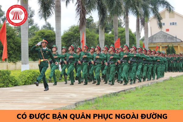 Có được mặc trang phục Quân đội nhân dân ngoài đường hay không?