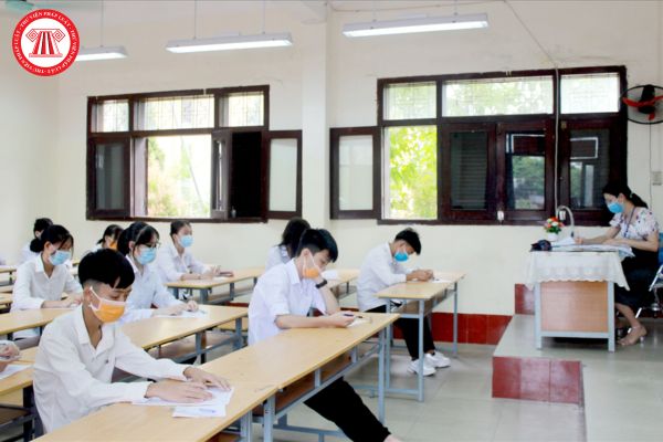 Học sinh lớp 9 cần phải đáp ứng điều kiện gì mới được thi tuyển sinh vào lớp 10?