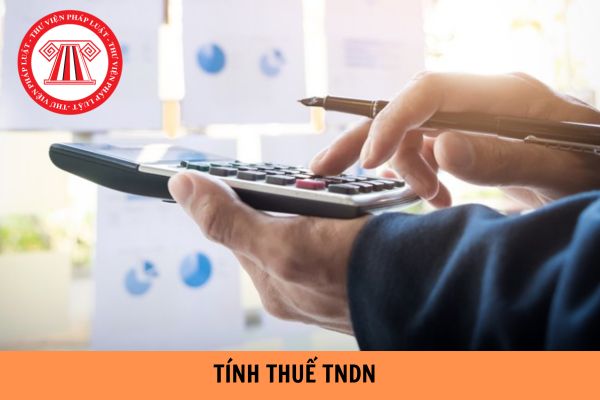 Chi trang phục cho nhân viên có tính thuế TNCN và được trừ khi tính thuế TNDN không?