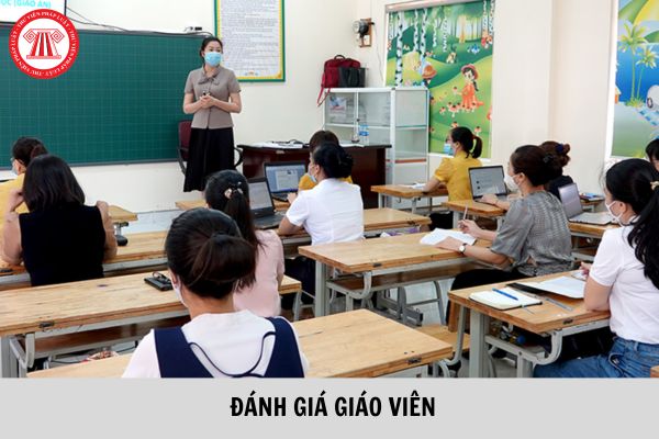 Giáo viên đánh giá đồng nghiệp cũng thực hiện theo chu kỳ 2 năm một lần hay thực hiện hàng năm?