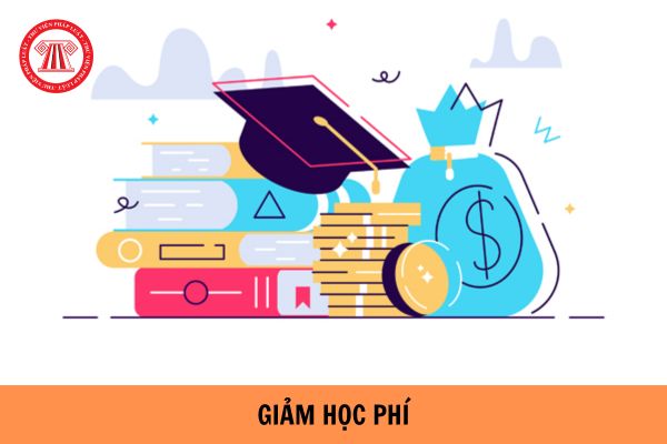 Học sinh phổ thông ở với ông bà thuộc diện hộ cận nghèo được giảm bao nhiêu % học phí?