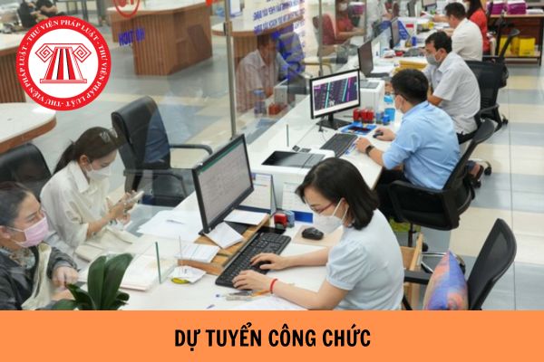 Có bắt buộc phải cư trú ở Việt Nam mới được dự tuyển công chức không?