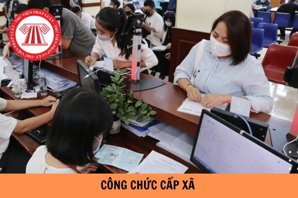 04 đối tượng được tiếp nhận vào làm công chức cấp xã từ tháng 8/2023?