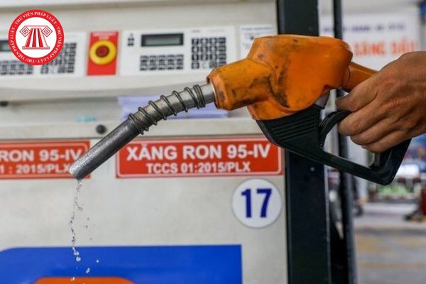 Cây xăng bị phạt bao nhiêu tiền khi không ghi tên thương nhân phân phối xăng dầu trên biển hiệu?