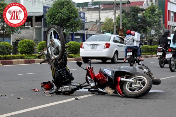 Có bị truy cứu hình sự khi điều khiển xe vượt đèn đỏ gây tai nạn giao thông?